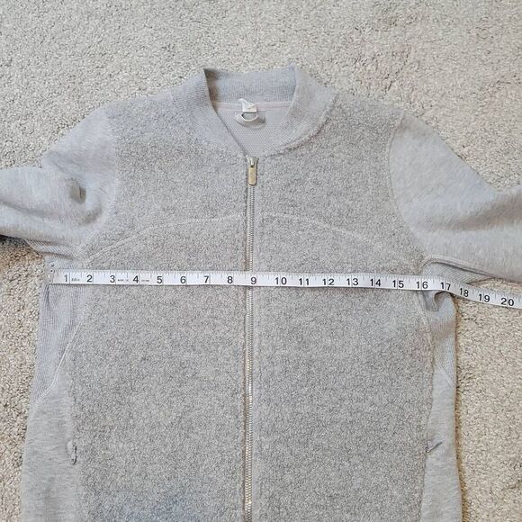 Lululemon Women's Stand Out Sherpa Fleece Jacket Heathered Grey Size 4 - Picture 7 of 9